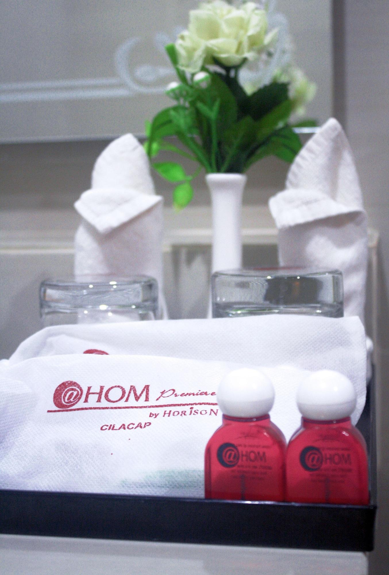 @Hom Premiere Cilacap Exterior photo