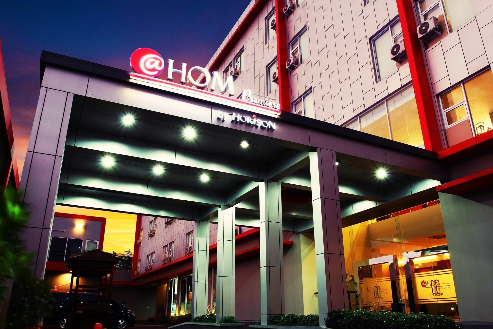 @Hom Premiere Cilacap Exterior photo